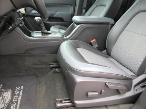 Used 2018 Chevrolet Colorado Z71 image 17