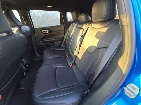 Used 2024 Jeep Compass Trailhawk image 18