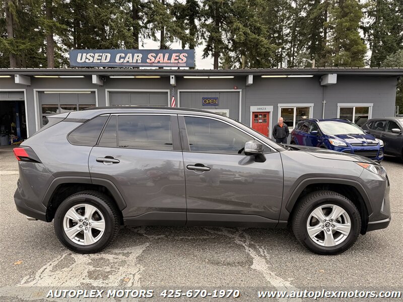 Used 2020 Toyota RAV4 XLE w/ Convenience Package AWD/4WD image 7