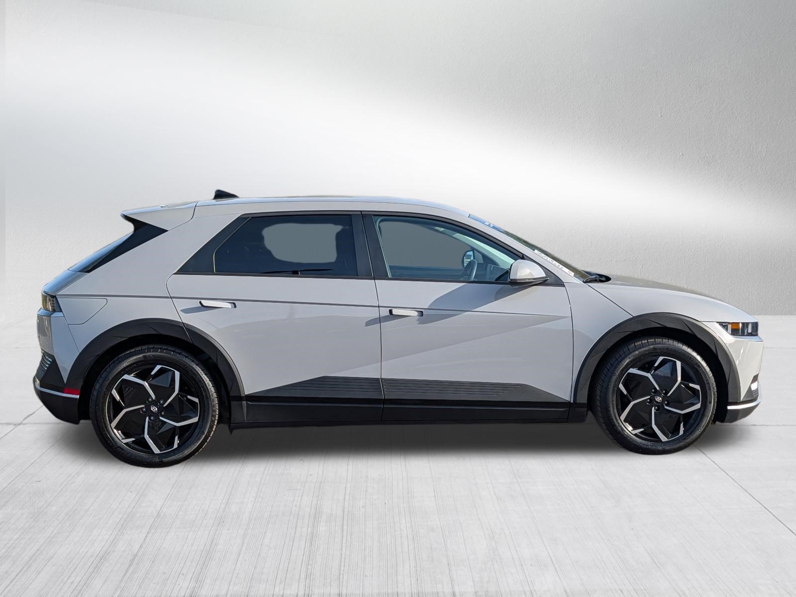 Certified 2024 Hyundai Ioniq 5 SEL AWD/4WD image 2
