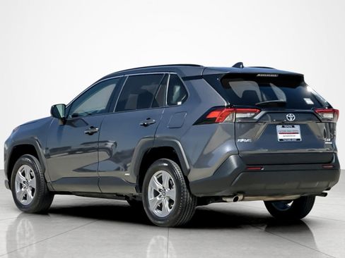 Certified 2022 Toyota RAV4 LE AWD/4WD image 3