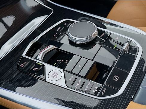 Used 2023 BMW X7 xDrive40i w/ M Sport Package image 17