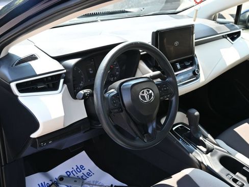 Used 2025 Toyota Corolla LE FWD image 18