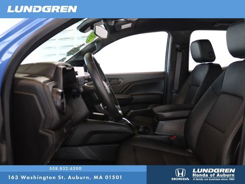 Used 2025 Chevrolet Colorado Trail Boss AWD/4WD image 10