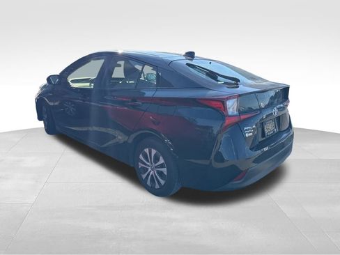 Used 2021 Toyota Prius LE image 5