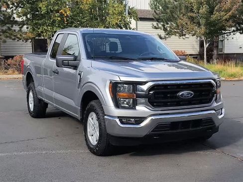 Used 2023 Ford F150 XLT w/ Trailer Tow Package image 3