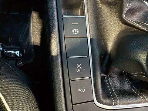 Used 2024 Volkswagen Jetta Sport image 23