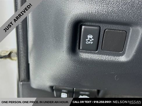 Used 2017 Nissan Versa S Plus FWD image 7