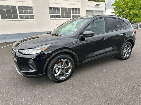 Used 2025 Ford Escape ST-Line FWD image 2