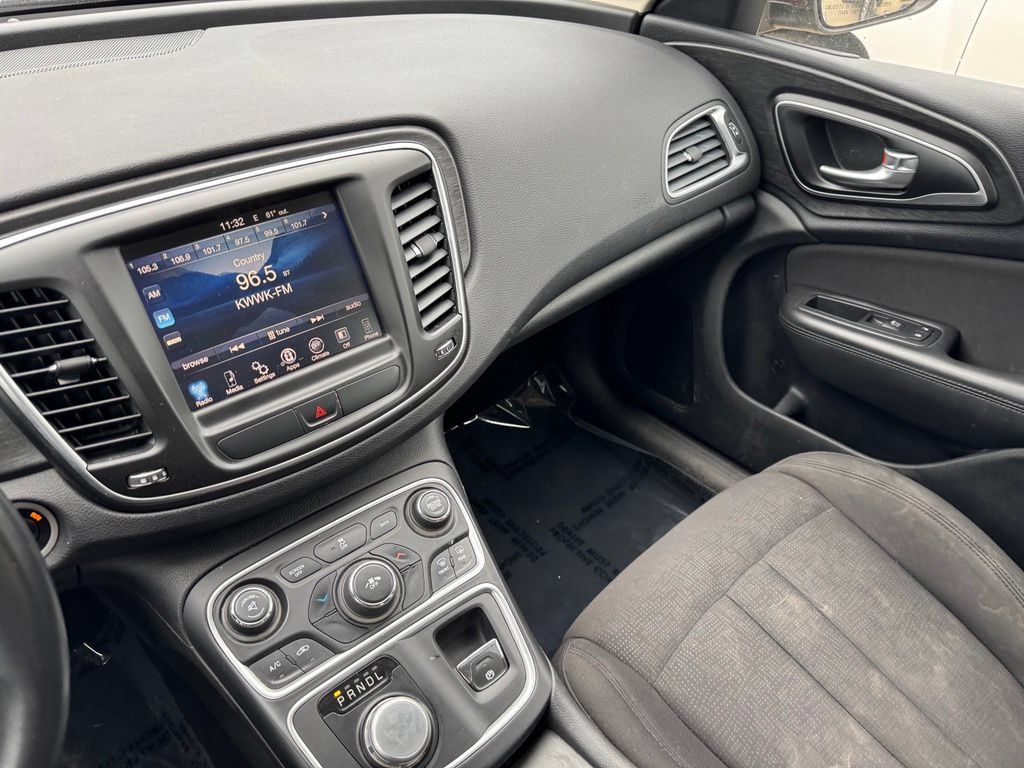 Used 2015 Chrysler 200 Limited w/ Convenience Group FWD image 24
