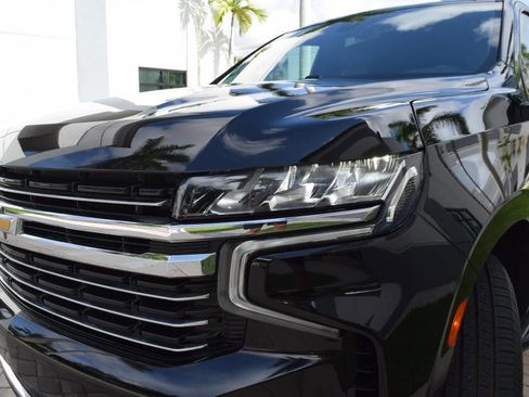 Used 2022 Chevrolet Suburban LT RWD image 36
