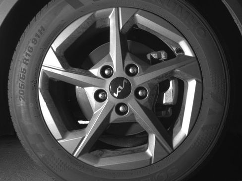 Used 2025 Kia K4 FWD image 13