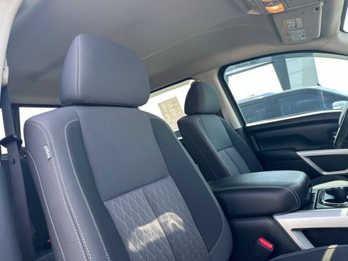 Used 2020 Nissan Titan SV w/ SV Convenience Package AWD/4WD image 36