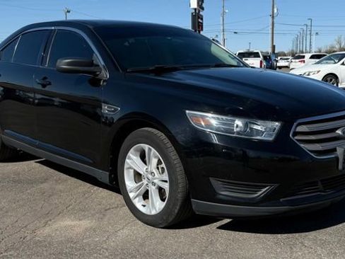 Used 2018 Ford Taurus SE image 7