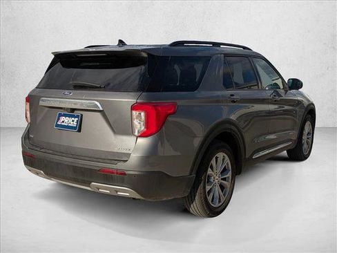 Used 2021 Ford Explorer XLT w/ Equipment Group 202A image 5