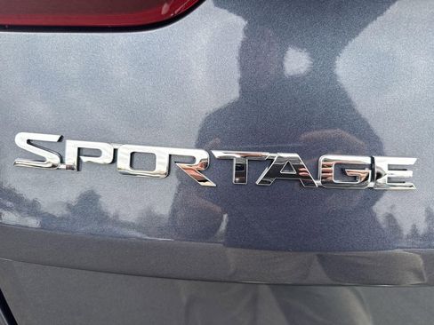Used 2022 Kia Sportage EX image 32