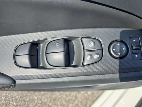 Used 2024 Nissan Altima 2.5 SV w/ SV Premium Package FWD image 25