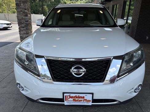 Used 2015 Nissan Pathfinder SL w/ SL Tech Package FWD image 3
