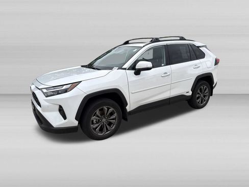 Used 2023 Toyota RAV4 XLE Premium AWD/4WD image 11