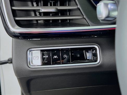 New 2025 Buick Envision Sport Touring image 9