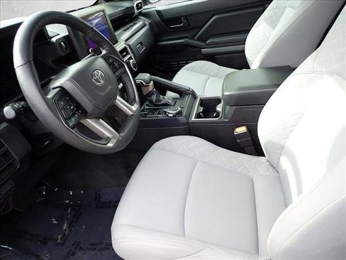 Used 2025 Toyota Tacoma SR5 AWD/4WD image 9