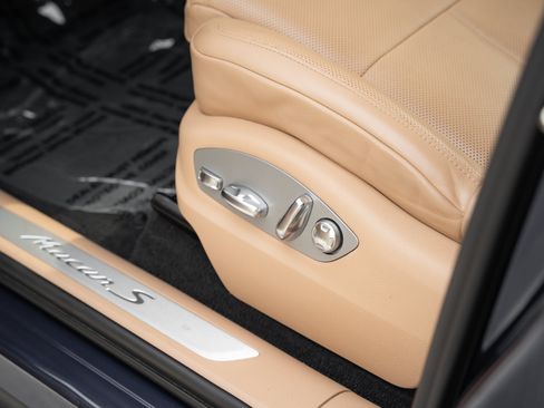 Used 2022 Porsche Macan S AWD/4WD image 19