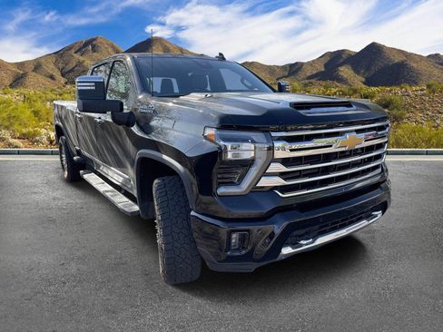 Used 2024 Chevrolet Silverado 3500 High Country w/ High Country Premium Package AWD/4WD image 3