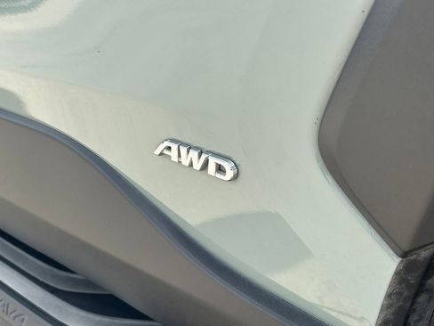 Used 2021 Toyota RAV4 XLE w/ Convenience Package AWD/4WD image 16
