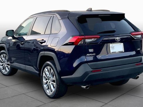 Used 2022 Toyota RAV4 XLE Premium FWD image 10