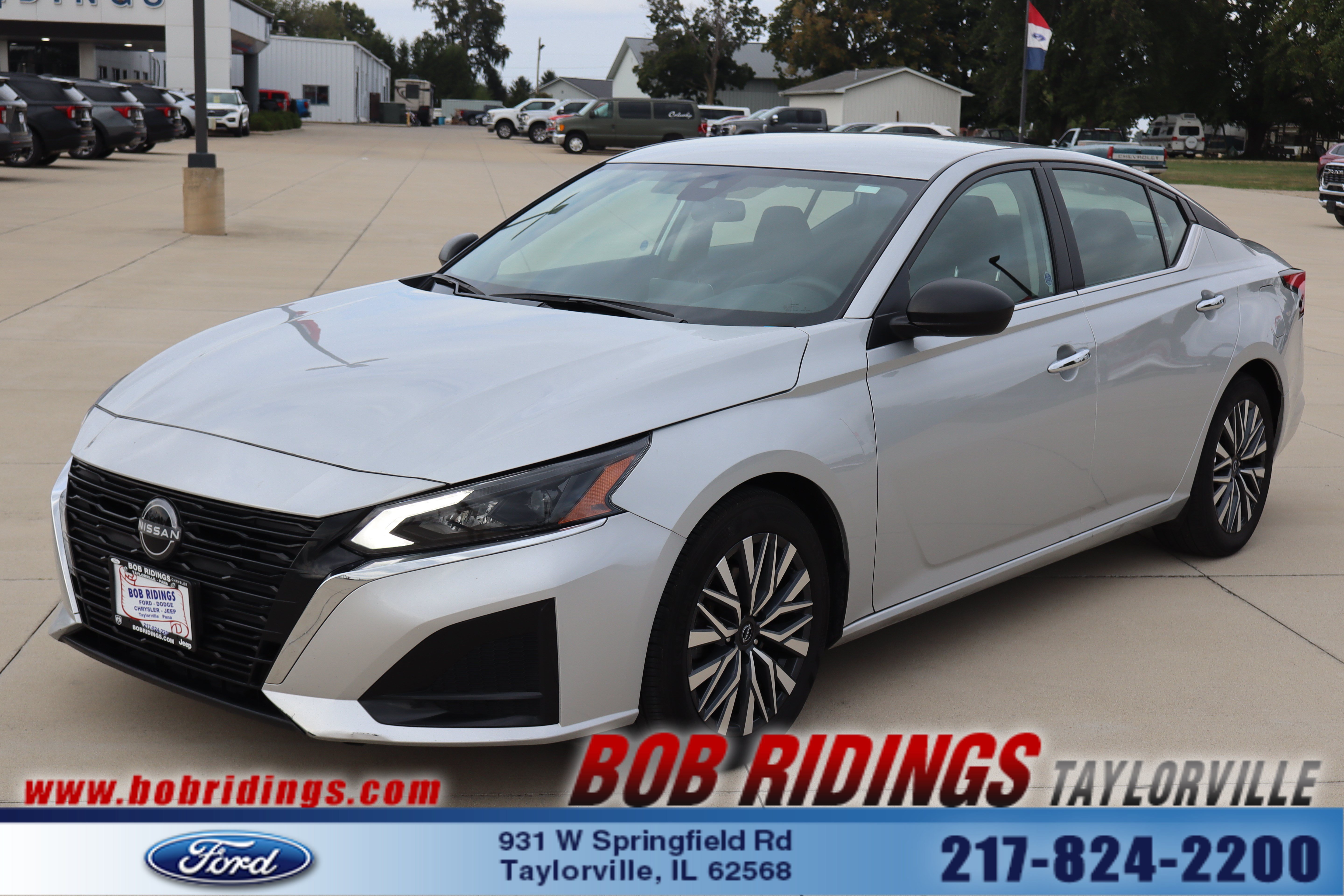 Used 2025 Nissan Altima 2.5 SV FWD image 1