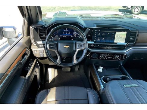 Used 2024 Chevrolet Silverado 3500 High Country w/ High Country Premium Package image 5