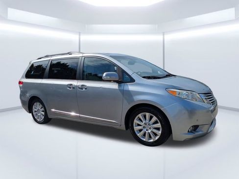 Used 2014 Toyota Sienna Limited w/ Limited Premium Package FWD image 1