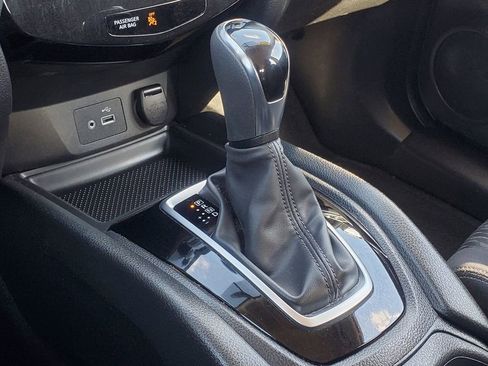 Used 2018 Nissan Rogue S FWD image 23