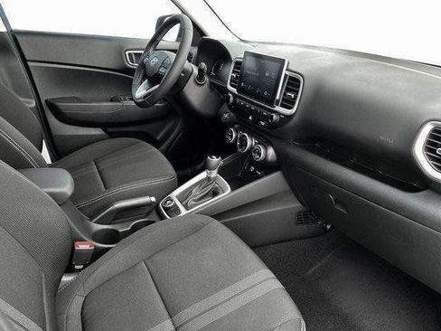New 2025 Hyundai Venue SEL FWD image 15