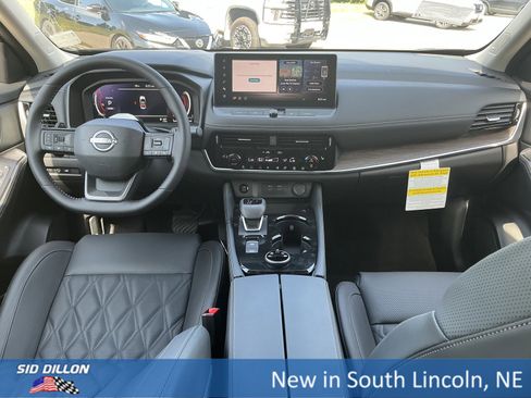 New 2025 Nissan Rogue Platinum w/ Tech Package image 5