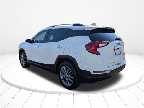 Used 2022 GMC Terrain SLT image 14