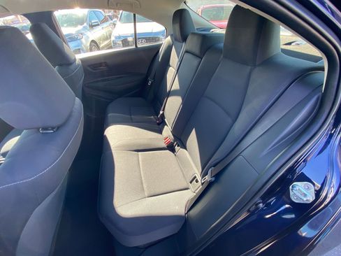 Used 2025 Toyota Corolla LE image 37