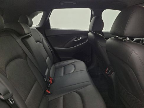 Used 2018 Hyundai Elantra GT Sport FWD image 19