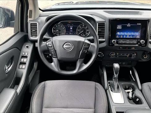 Certified 2023 Nissan Frontier SV image 5
