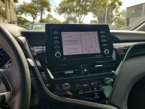 Used 2022 Toyota Camry LE image 18