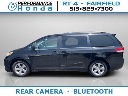 Used 2014 Toyota Sienna LE FWD image 1