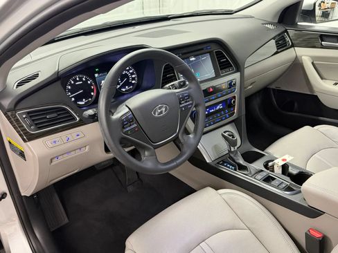 Used 2017 Hyundai Sonata Limited w/ Ultimate Package 04 FWD image 14