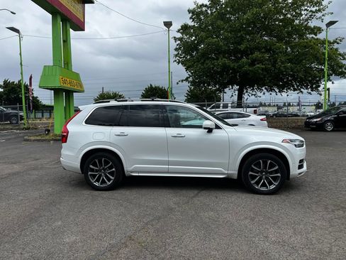 Used 2017 Volvo XC90 T6 Momentum w/ Vision Package AWD/4WD image 2