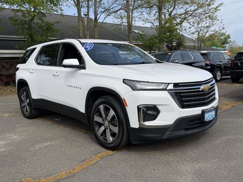 Certified 2023 Chevrolet Traverse LT w/ LT Premium Package AWD/4WD image 2