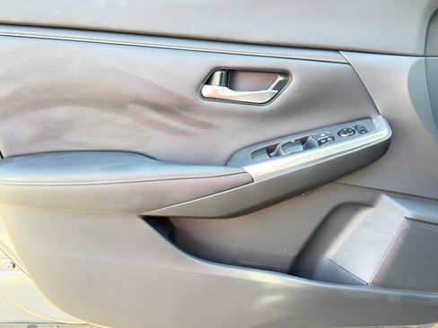Certified 2023 Nissan Sentra SR w/ Midnight Edition Package FWD image 20
