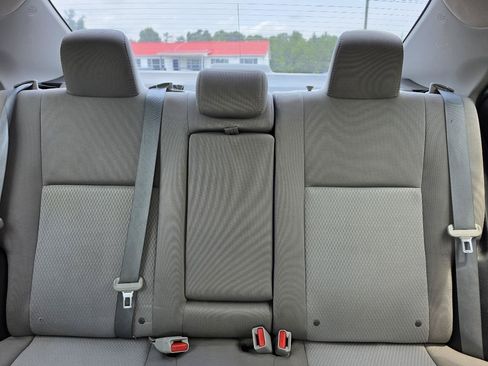 Used 2016 Toyota Corolla LE FWD image 8