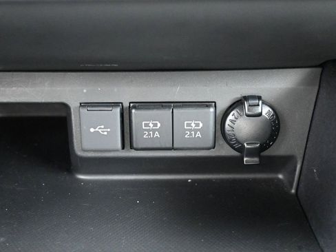 Used 2020 Toyota Highlander Limited image 25