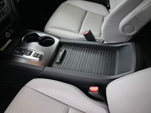 Used 2023 Honda Passport EX-L image 9