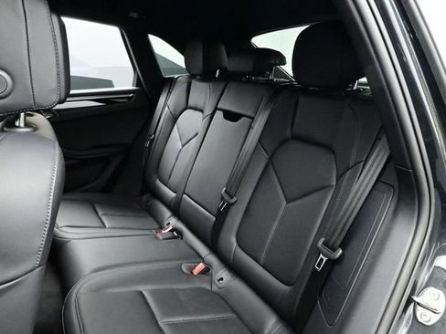 Certified 2025 Porsche Macan AWD/4WD image 14