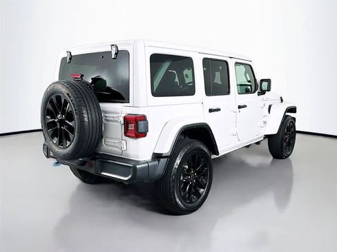 Used 2024 Jeep Wrangler Unlimited Sahara AWD/4WD image 13